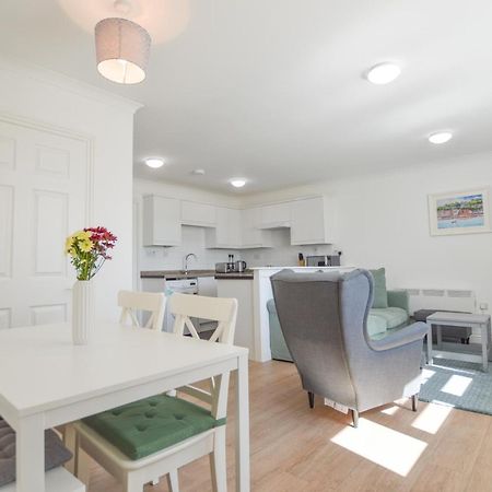 No 8 Westbay Apartment โอบาน ภายนอก รูปภาพ