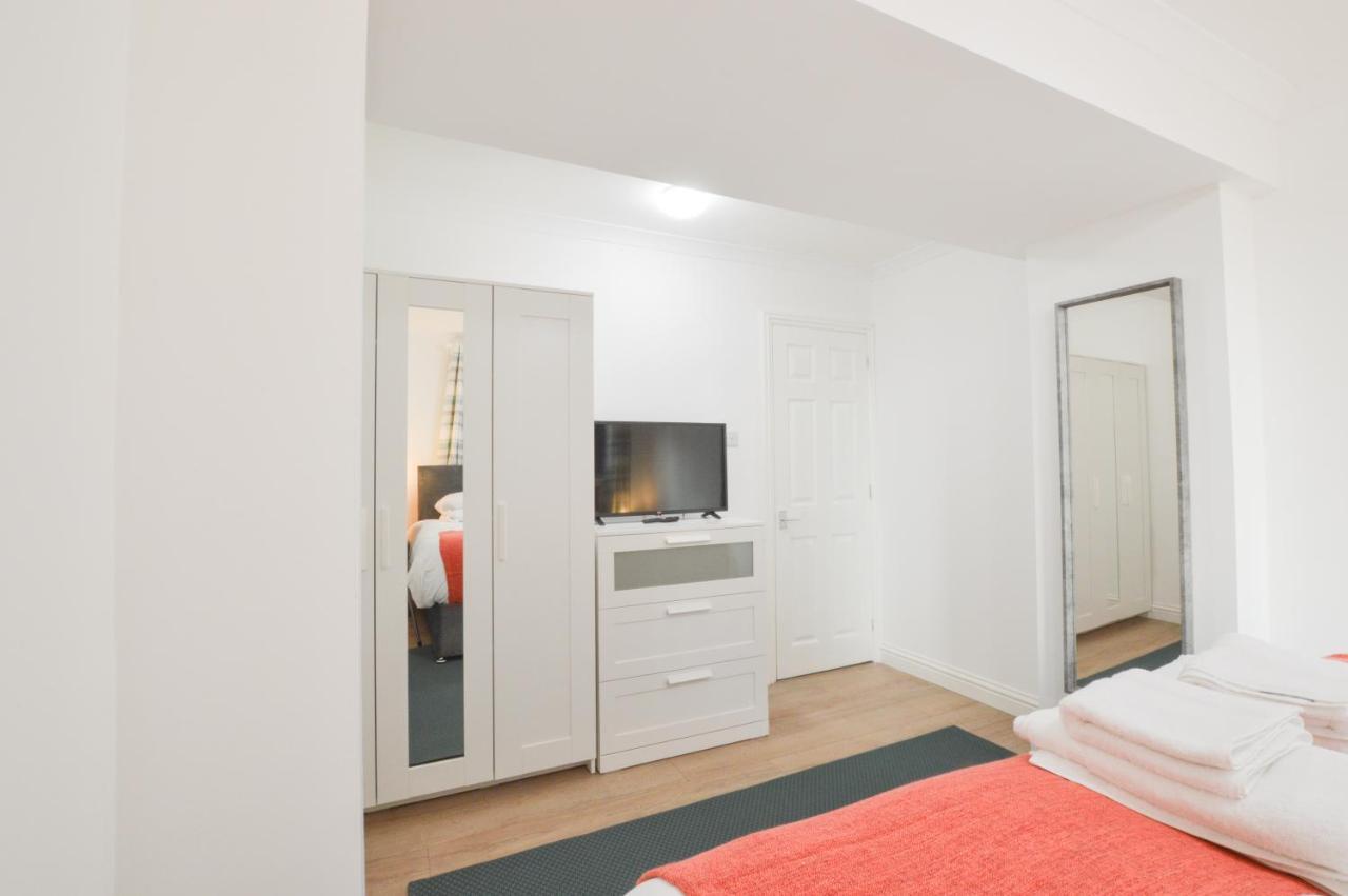 No 8 Westbay Apartment โอบาน ภายนอก รูปภาพ