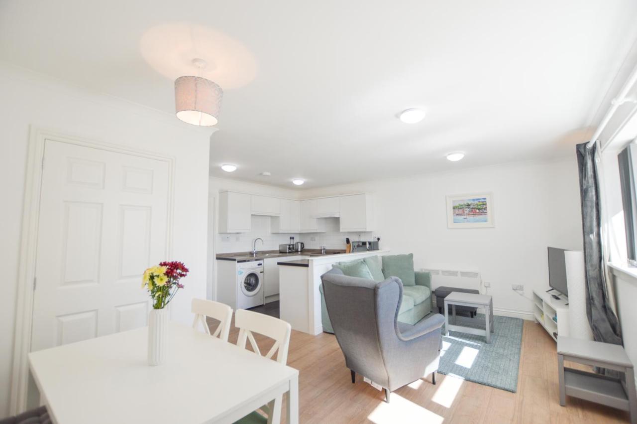 No 8 Westbay Apartment โอบาน ภายนอก รูปภาพ