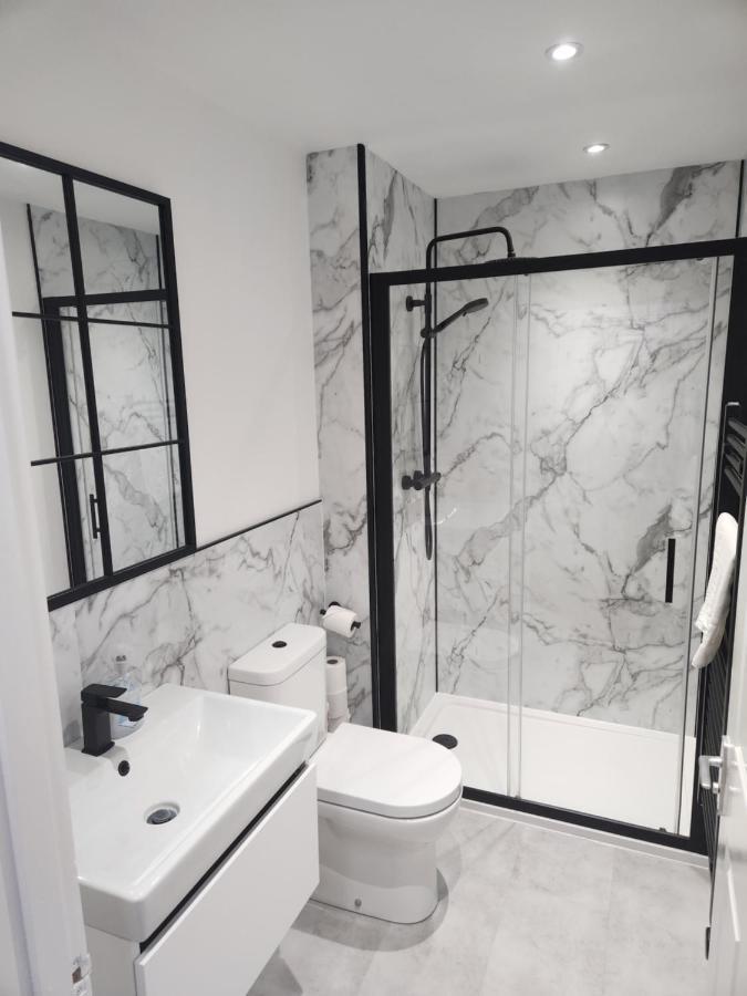 No 8 Westbay Apartment โอบาน ภายนอก รูปภาพ