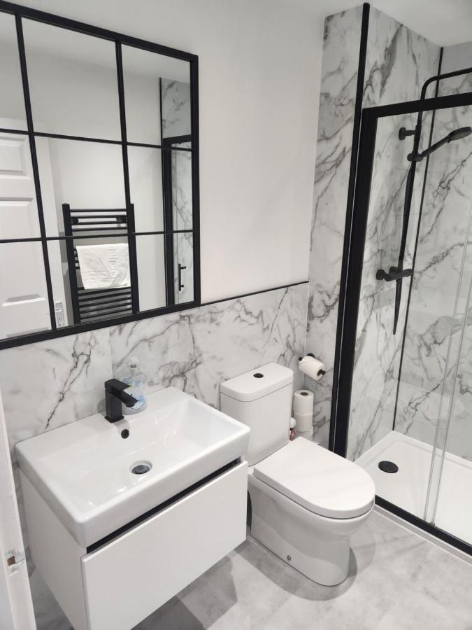 No 8 Westbay Apartment โอบาน ภายนอก รูปภาพ